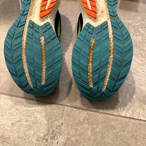 Saucony Triumph 18 M’s 10.5 Running Shoe - Picture 14 of 14